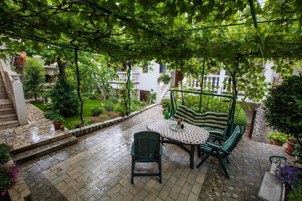 Apartments With A Parking Space Crikvenica - 11307 エクステリア 写真