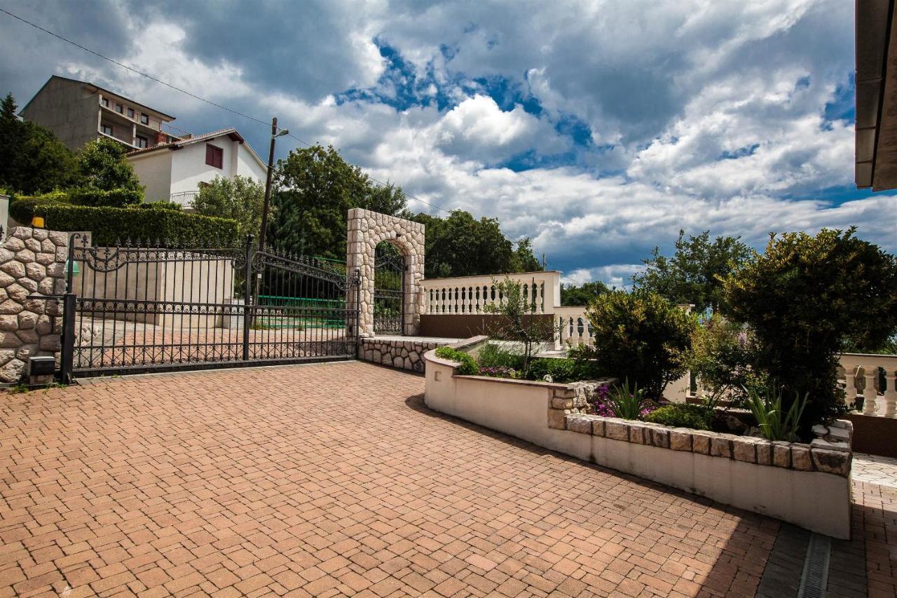 Apartments With A Parking Space Crikvenica - 11307 エクステリア 写真
